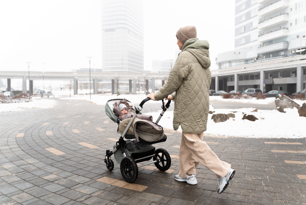 Best-Strollers-for-Airplane-Travel